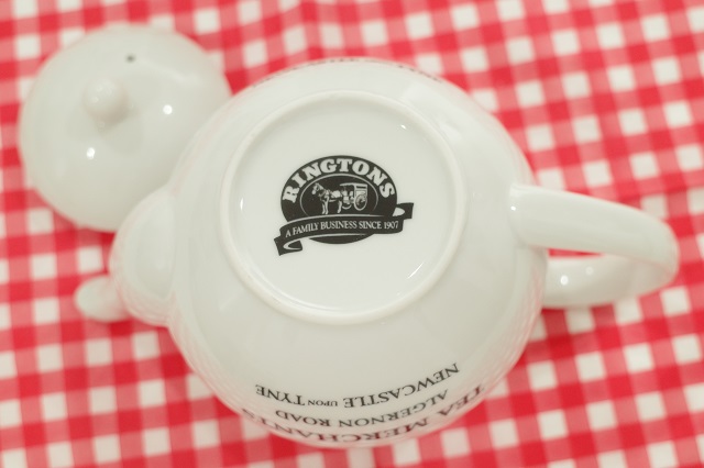 □英国紅茶 Ringtons リントンズ【クラシック柄のティーポット】
